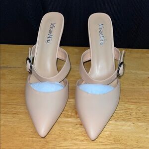 Women's Cream Heels